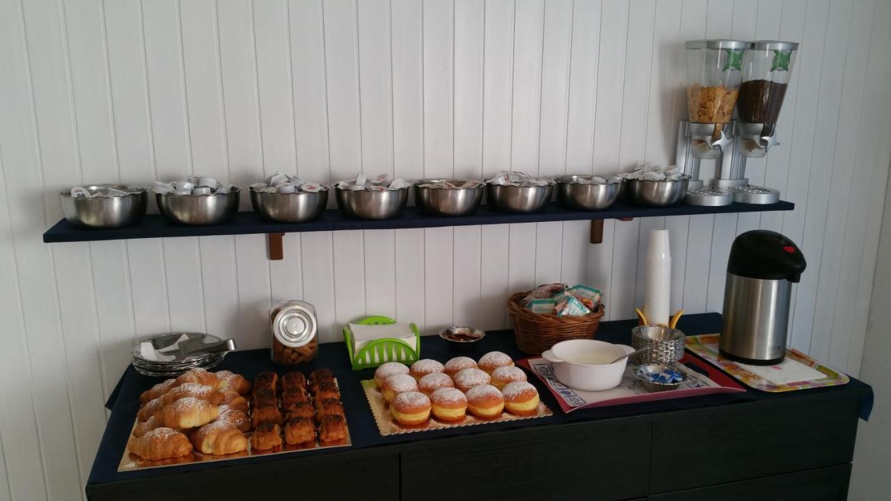 Fiorina Bed&Breakfast - Colazione Fino A Mezzogiorno - Beach Village Gratuito - Aquafan25 Oltremare20 Bed & Breakfast *