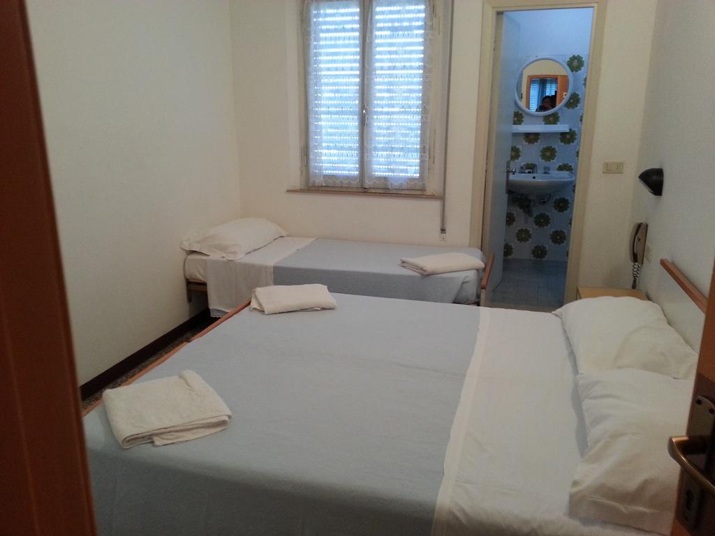 Bed & Breakfast Fiorina Bed&Breakfast - Colazione Fino A Mezzogiorno - Beach Village Gratuito - Aquafan25 Oltremare20 Riccione