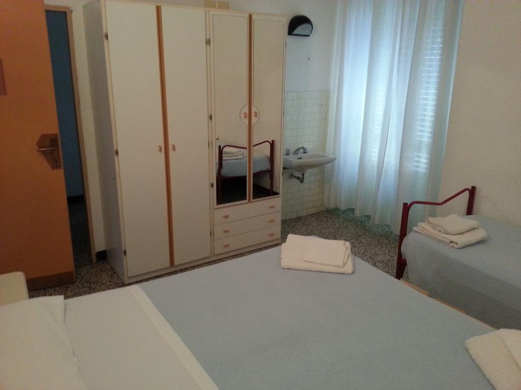 Fiorina Bed&Breakfast - Colazione Fino A Mezzogiorno - Beach Village Gratuito - Aquafan25 Oltremare20 Bed & Breakfast *