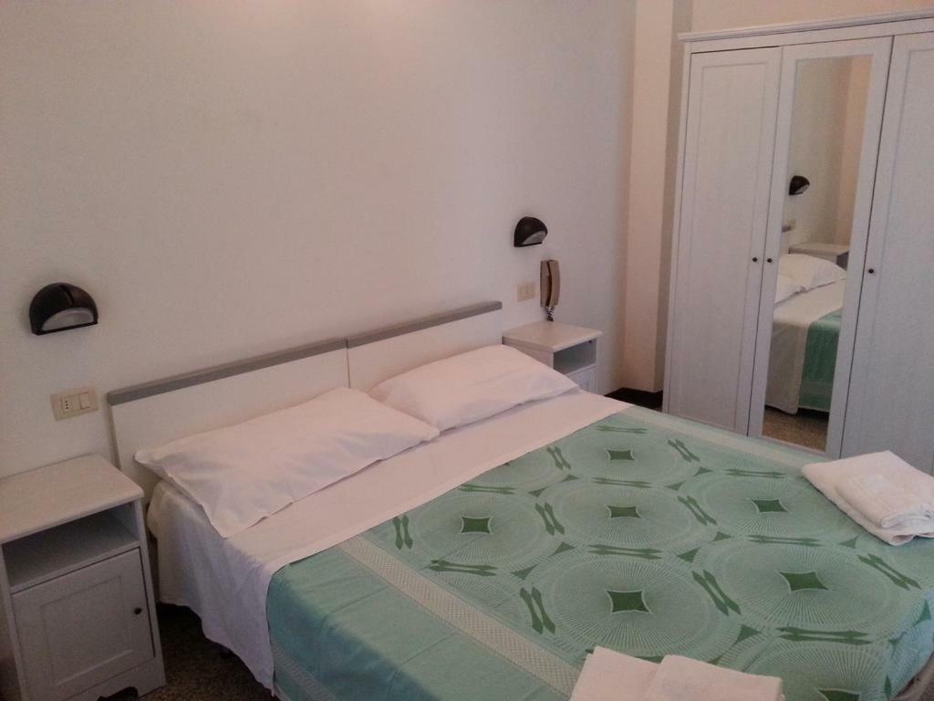 Bed & Breakfast Fiorina Bed&Breakfast - Colazione Fino A Mezzogiorno - Beach Village Gratuito - Aquafan25 Oltremare20 *